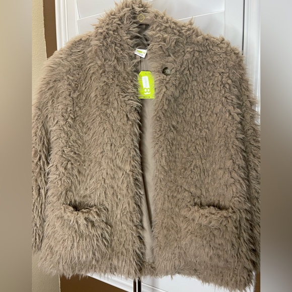 Crazy 8 Girls Faux Fur Lightweight Hooded Coat Furry Jacket Size 10/12 - Picture 3 of 9